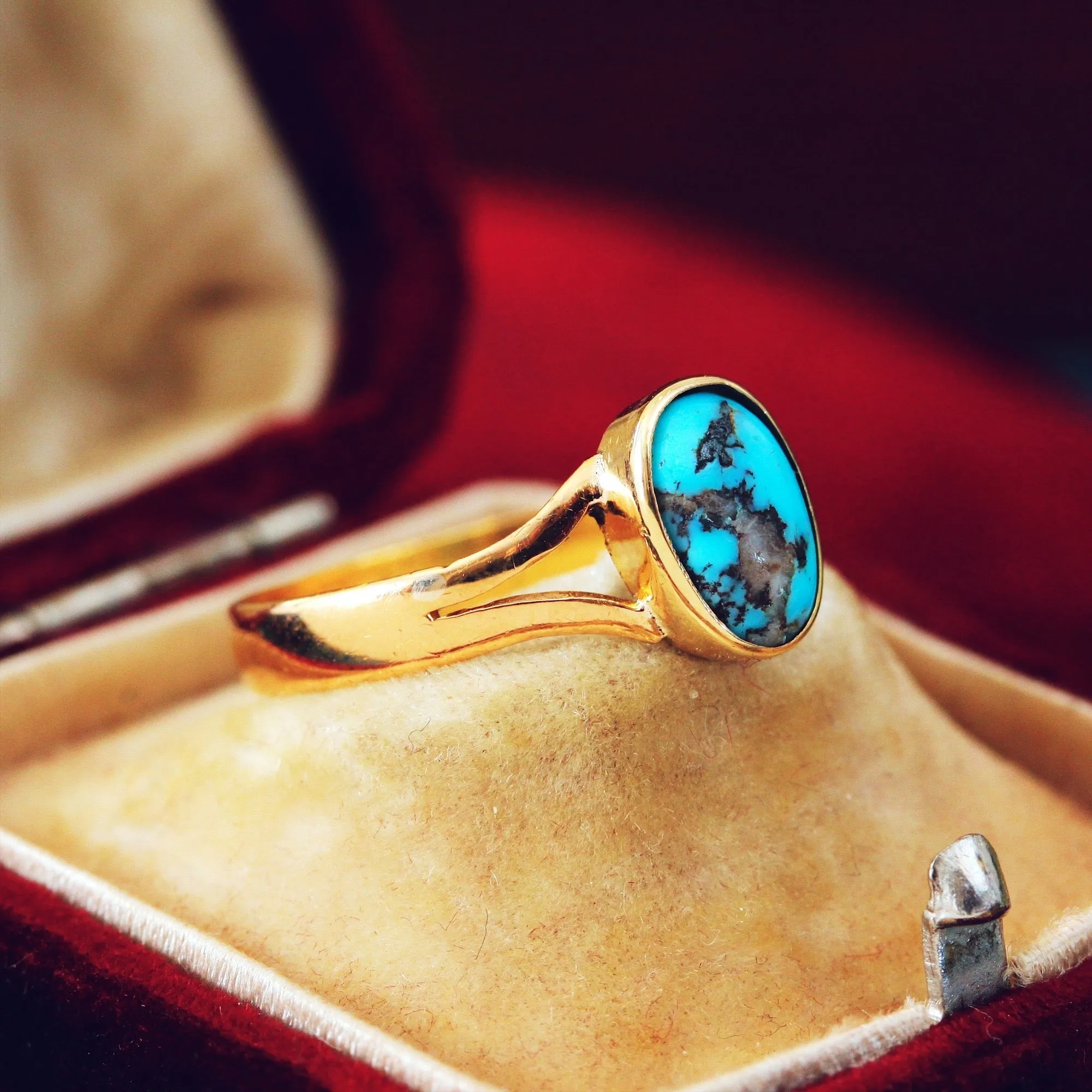 Adorable Date 1887 Turquoise Ring