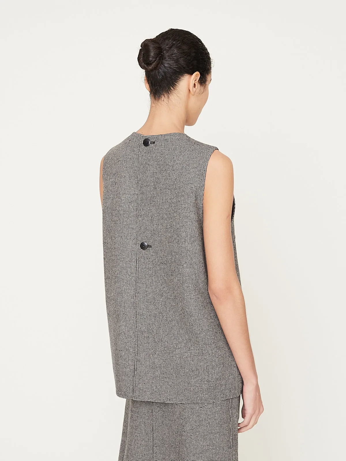 Back Open Vest Blouse in Combi